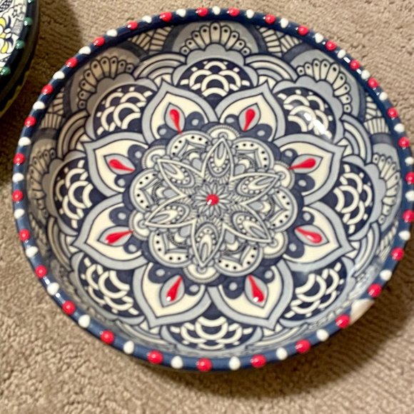 Hand-painted pottery bowls from Portugal - Picture 2 of 6